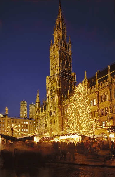 Christmas market in Munich Marienplatz 