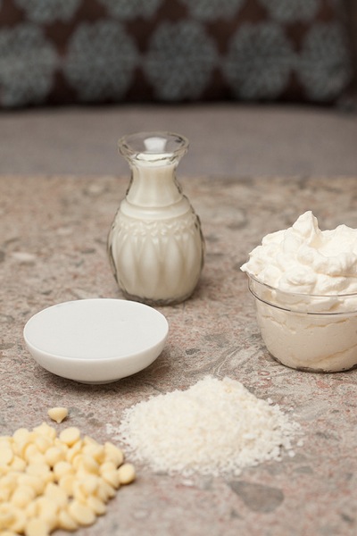 ingredients for coconut white hot chocolate 2.jpg Ingredients for coconut white hot chocolate 2